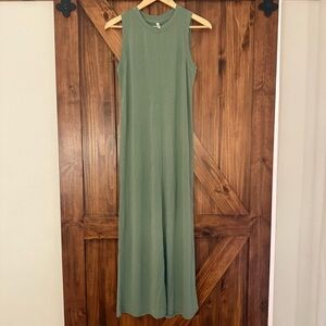 Be Cool Sleeveless Sage Green Maxi Dress Small